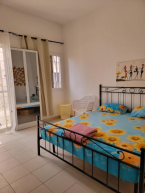 Ngor Almadie Flat room